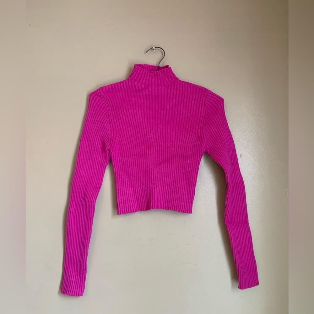 Zara Ribbed Crop Mock Neck Sweater in  Fuchsia Pink Size small Valentine’s